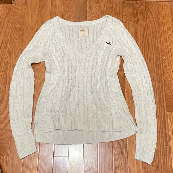 🍰Y2K hollister sweater🍰 - Picture 3 of 5